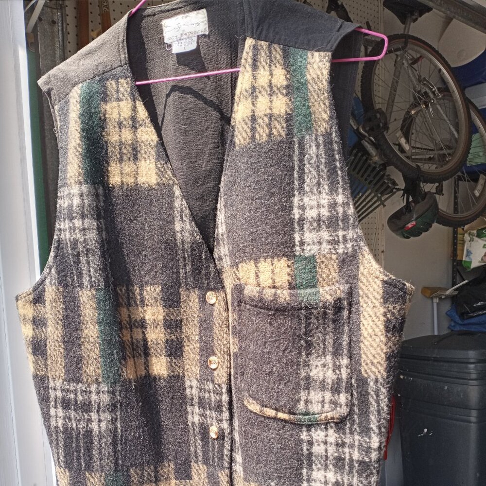 Womens Vest.  100% wool.  Brown/tan/green pattern.